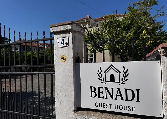 Къща за гости Benadi 3*