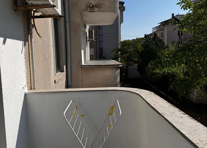 Къща за гости Benadi 3*